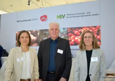 Nanette Elsfeld (MEV GmbH), Stefan Kirchner und Tina Bachmann von der BB Fruchthhandel GmbH.